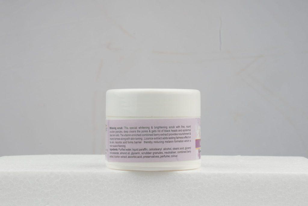 Enstylz Whitening Scrub for Women with Combined Berries & Licorice - Image 2